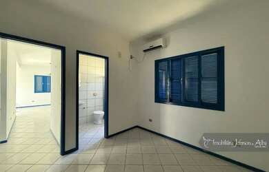 Imagem 9: Casa para venda com piscina próximo a Lagoa em Imbituba - SC