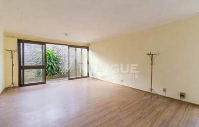 Imagem 2: Casa residencial com 3 dormitórios e 4 vagas no bairro Jardim Itu Sabará...