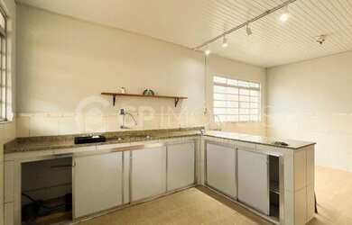 Imagem 10: Casa para alugar com 3 quartos e 7 vagas no bairro Vila Ipiranga