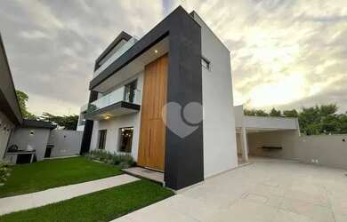 Imagem: A casa em condomínio possui 4 Dormitórios, 5 Banheiros, 4