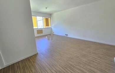Imagem 5: Apartamento para alugar Rua do Bispo - 3 quartos, 2 banheiros, 1 vaga...