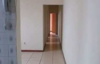 Imagem: O apartamento para alugar possui 3 Dormitórios, 1 Banheiro