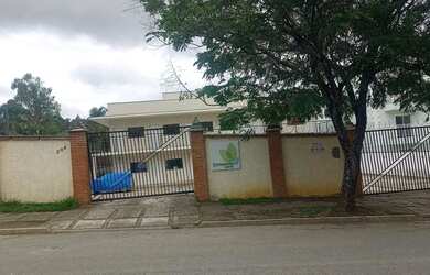 Imagem: A kitnet possui 1 Dormitório, 1 Banheiro, 1 Vaga na garagem