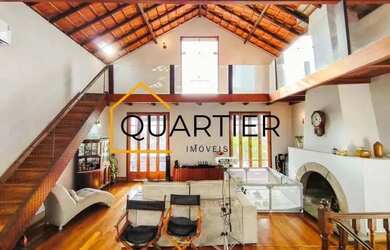 Imagem: A casa possui 4 Dormitórios, 5 Banheiros, 2 Vagas na garagem