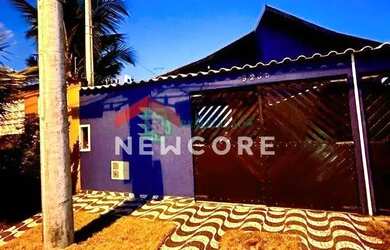 Imagem: A casa possui 2 Dormitórios, 2 Banheiros, 2 Vagas na garagem