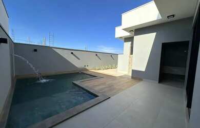 Imagem: A casa em condomínio possui 3 Dormitórios, 4 Banheiros, 2