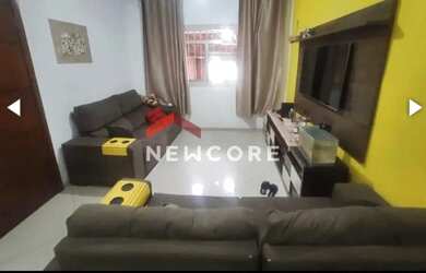 Imagem: A casa possui 3 Dormitórios, 2 Banheiros, 2 Vagas na garagem