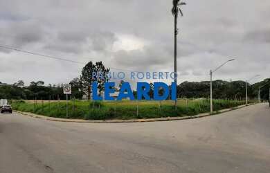 Imagem: O terreno possui 3735m² de Área e está localizado em Jardim