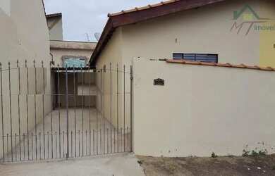 Imagem: A casa possui 1 Dormitório, 1 Banheiro, 2 Vagas na garagem