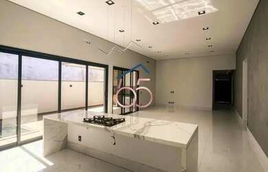 Imagem: A casa em condomínio possui 3 Dormitórios, 4 Banheiros, 2