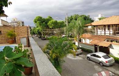 Imagem: A casa em condomínio possui 4 Dormitórios, 4 Banheiros, 1