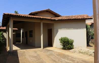 Imagem: A casa possui 3 Dormitórios, 3 Banheiros, 3 Vagas na garagem