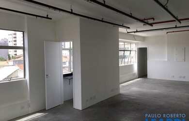 Imagem: O depósito possui 1 Vaga na garagem e 58m² de Área e está