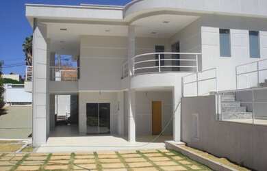 Imagem: A casa em condomínio possui 5 Dormitórios, 5 Banheiros, 2