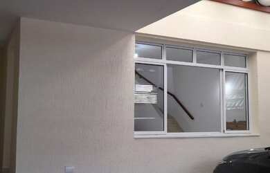 Imagem: A casa possui 3 Dormitórios, 3 Banheiros, 3 Vagas na garagem