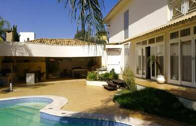 Imagem: A casa em condomínio possui 3 Dormitórios, 5 Banheiros, 4