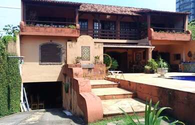 Imagem: A casa em condomínio possui 5 Dormitórios, 2 Banheiros, 5