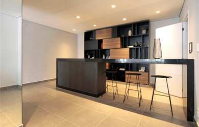 Imagem: O apartamento possui 1 Dormitório, 1 Banheiro, 1 Vaga na garagem