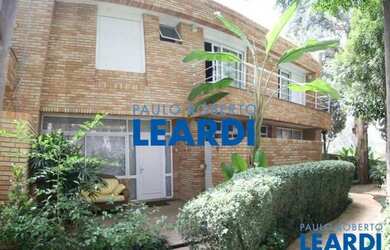 Imagem: A casa em condomínio possui 4 Dormitórios, 5 Banheiros, 3