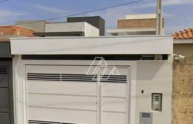 Imagem: A casa à venda possui 3 Dormitórios, 2 Banheiros, 2 Vagas