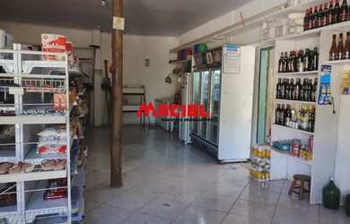 Imagem: A casa possui 4 Dormitórios, 4 Banheiros, 3 Vagas na garagem