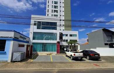 Imagem: O apartamento possui 2 Dormitórios, 1 Banheiro, 2 Vagas na