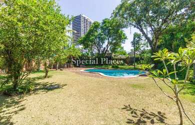 Imagem: A casa em condomínio possui 4 Dormitórios, 5 Banheiros, 2