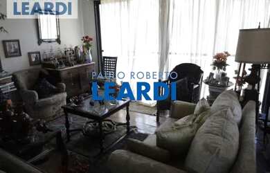 Imagem: O apartamento possui 4 Dormitórios, 2 Banheiros, 3 Vagas na