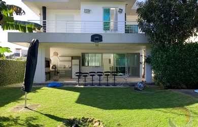 Imagem: A casa em condomínio possui 2 Dormitórios, 3 Banheiros, 2