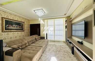 Imagem: A casa possui 3 Dormitórios, 3 Banheiros, 2 Vagas na garagem