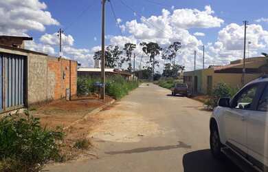Imagem 3: Lote a venda com 200 metros quadrados em Residencial Santa Edwiges, Senador...