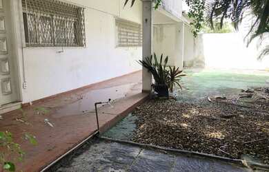 Imagem: A casa possui 4 Dormitórios, 3 Banheiros, 4 Vagas na garagem