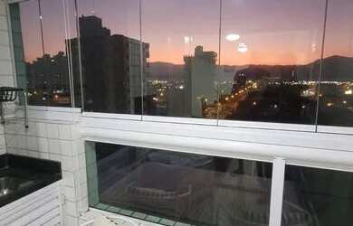 Imagem: O apartamento possui 2 Dormitórios, 1 Banheiro, 2 Vagas na