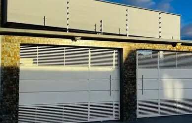 Imagem: O apartamento possui 2 Dormitórios, 2 Banheiros, 2 Vagas na