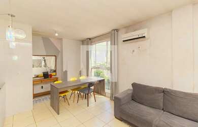 Imagem: O apartamento possui 2 Dormitórios, 1 Banheiro, 1 Vaga na garagem