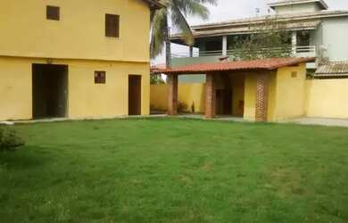 Imagem: A casa em condomínio possui 5 Dormitórios, 2 Banheiros, 3