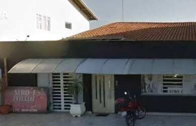 Imagem: A casa possui 2 Dormitórios, 4 Banheiros, 252m² de Área e