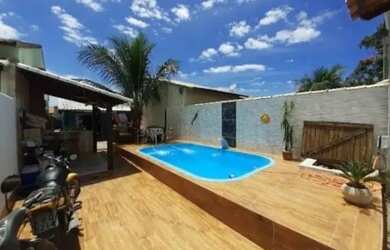 Imagem: A casa possui 2 Dormitórios, 2 Banheiros, 1 Vaga na garagem