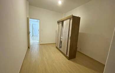 Imagem 13: Apartamento, sala e quarto com 45m2, vista livre, sol da manhã, quadra da Praia do Flameng