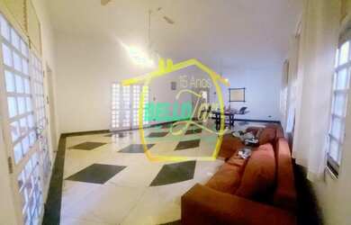 Imagem: A casa possui 5 Dormitórios, 2 Banheiros, 3 Vagas na garagem