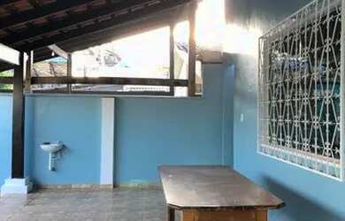 Imagem: A casa possui 3 Dormitórios, 3 Banheiros, 1 Vaga na garagem