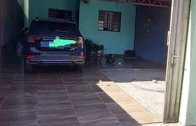 Imagem: A casa possui 2 Dormitórios, 1 Banheiro, 1 Vaga na garagem