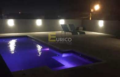 Imagem: A casa possui 3 Dormitórios, 4 Banheiros, 4 Vagas na garagem