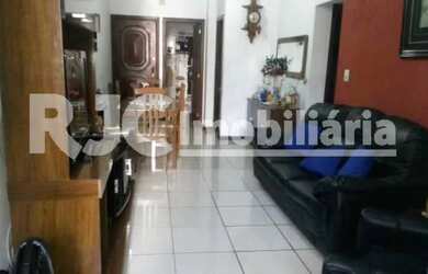 Imagem: O apartamento possui 3 Dormitórios, 1 Banheiro, 1 Vaga na garagem