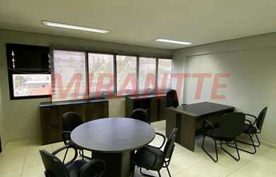 Imagem: O depósito possui 2 Vagas na garagem, 42m² de Área e está