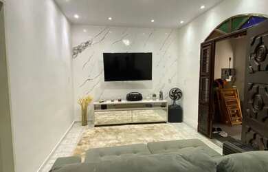 Imagem: A casa possui 2 Dormitórios, 2 Banheiros, 1 Vaga na garagem