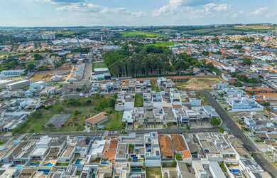 Imagem 2: Casa no condomínio Villa Romana para venda com 3 quartos, sendo 3 suítes...