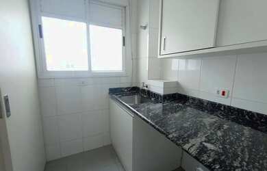 Imagem: O apartamento possui 2 Dormitórios, 2 Banheiros, 2 Vagas na