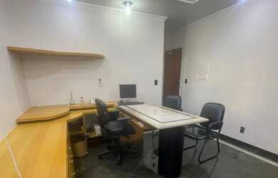 Imagem: O depósito possui 1 Vaga na garagem, 30m² de Área e está