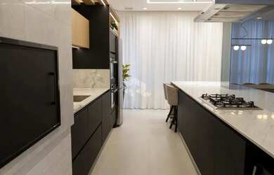 Imagem 12: Apartamento com 2 dormitórios sendo 1 suíte e 2 vagas de garagem em...